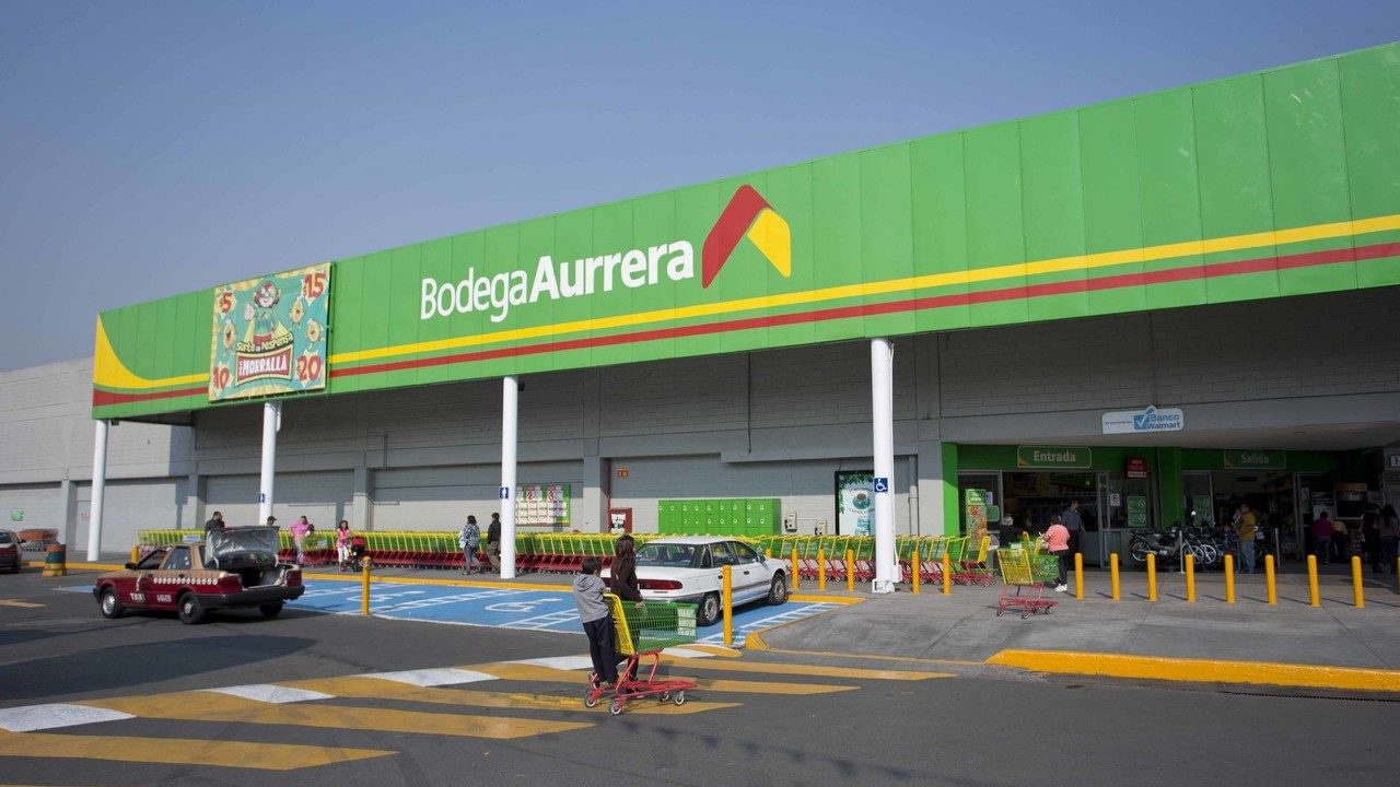 What are hidden WhatsApp features?